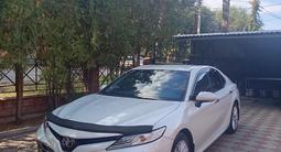 Toyota Camry 2019 года за 13 500 000 тг. в Алматы – фото 2