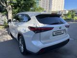 Toyota Highlander 2022 года за 25 500 000 тг. в Алматы – фото 4