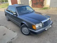 Mercedes-Benz E-Class, 1990