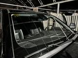 Лобовое стекло Cadillac Escalade за 130 000 тг. в Алматы – фото 4