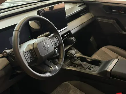 Toyota RAV4 2026 года за 20 340 000 тг. в Алматы – фото 3