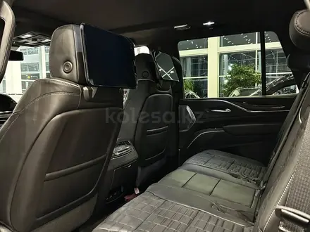 Cadillac Escalade Sport Platinum 2023 года за 89 000 000 тг. в Костанай – фото 4