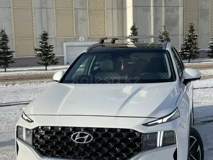 Hyundai Santa Fe 2022 года за 16 250 000 тг. в Астана