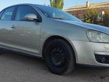 Volkswagen Jetta 2006 годаүшін3 300 000 тг. в Караганда