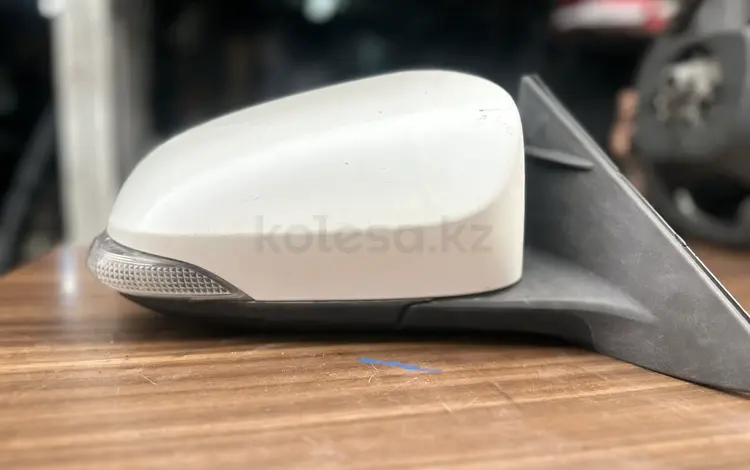 Правое боковое зеркало Тойота Камри 50 за 80 000 тг. в Алматы
