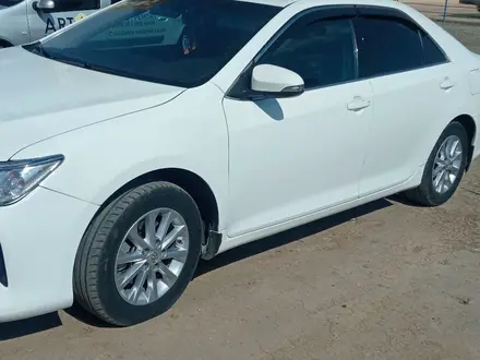 Toyota Camry 2015 года за 11 300 000 тг. в Актобе – фото 8