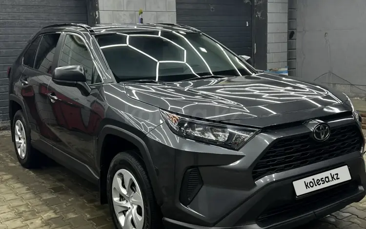 Toyota RAV4 2020 года за 14 400 000 тг. в Астана