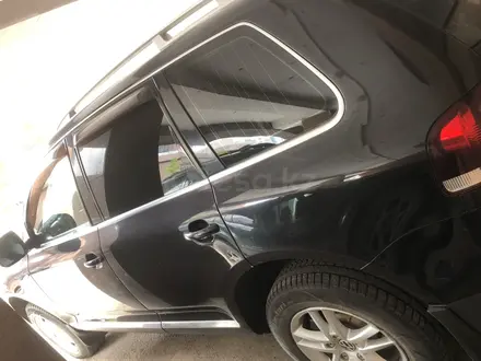 Volkswagen Touareg 2008 года за 7 900 000 тг. в Астана – фото 5