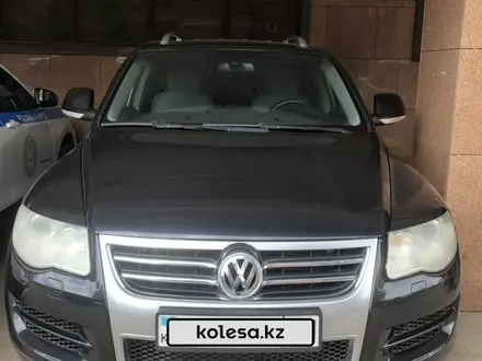 Volkswagen Touareg 2008 года за 7 900 000 тг. в Астана – фото 8