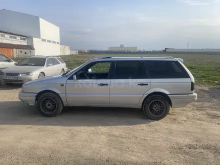 Volkswagen Passat 1993 года за 800 000 тг. в Алматы – фото 4