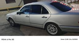Mercedes-Benz E 280 1997 годаfor2 500 000 тг. в Караганда – фото 2