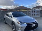 Toyota Camry 2015 года за 7 600 000 тг. в Атырау – фото 2