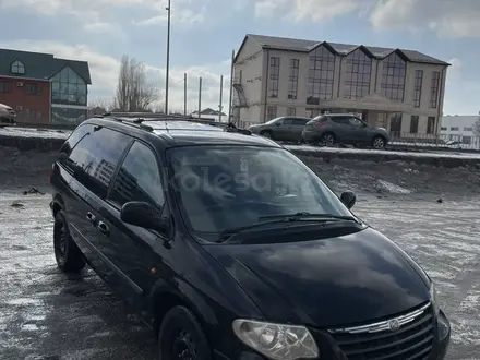 Chrysler Voyager 2006 года за 4 850 000 тг. в Актобе – фото 5