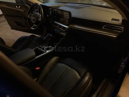 Kia K5 2023 года за 10 700 000 тг. в Алматы – фото 16