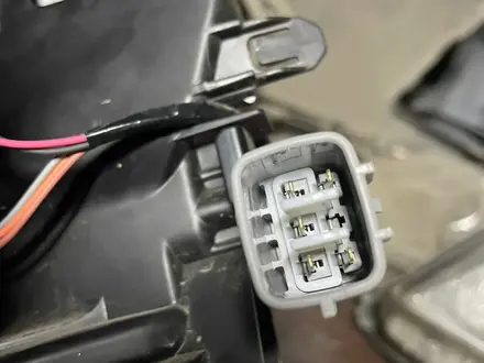 ПТФ на Противотуманный фонарь правый Lexus LX600 за 90 000 тг. в Караганда – фото 6