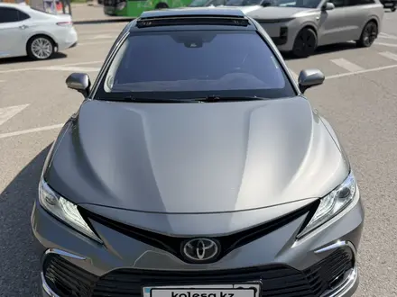 Toyota Camry 2021 года за 15 000 000 тг. в Алматы