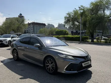 Toyota Camry 2021 года за 15 000 000 тг. в Алматы – фото 3
