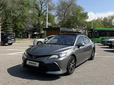 Toyota Camry 2021 года за 15 000 000 тг. в Алматы – фото 2