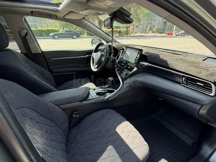 Toyota Camry 2021 года за 15 000 000 тг. в Алматы – фото 8
