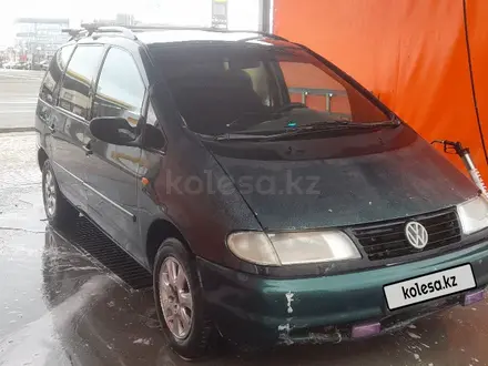 Volkswagen Sharan 1996 года за 2 100 000 тг. в Уральск – фото 3