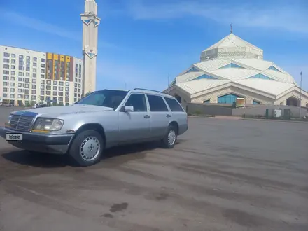 Mercedes-Benz E 260 1991 года за 800 000 тг. в Астана – фото 2