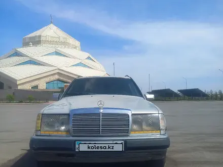 Mercedes-Benz E 260 1991 года за 800 000 тг. в Астана – фото 3