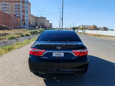 Toyota Camry 2017 года за 6 800 000 тг. в Уральск – фото 5