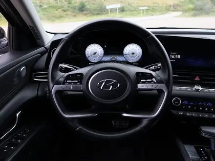 Hyundai Elantra 2021 года за 8 900 000 тг. в Алматы – фото 28