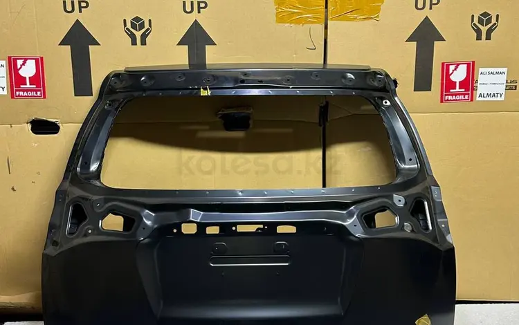 Крышка богажника под доводчик Toyota RAV 4 ORIGINAL за 250 000 тг. в Алматы