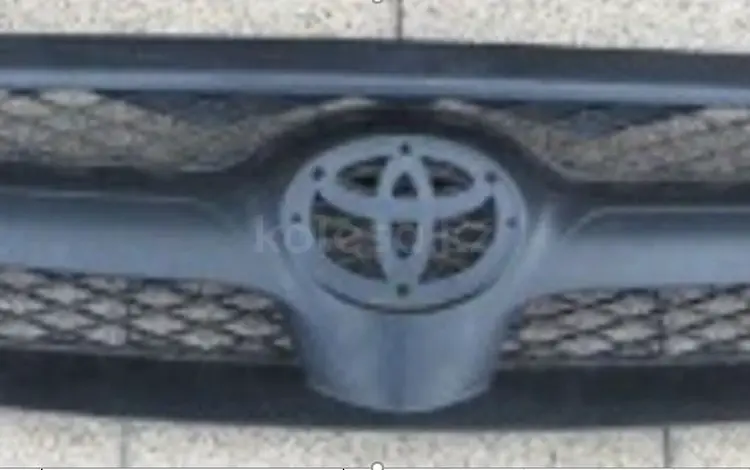 Решетка радиатора Toyota Hilux 2004- за 20 000 тг. в Алматы