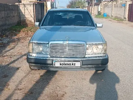 Mercedes-Benz E 220 1993 года за 2 000 000 тг. в Астана