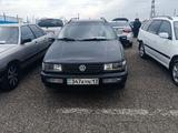 Volkswagen Passat 1994 годаfor1 980 000 тг. в Шымкент