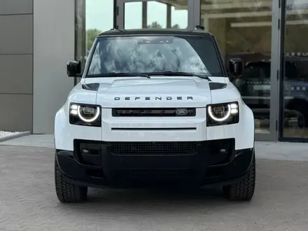 Land Rover Defender X-Dynamic SE 2026 года за 75 163 000 тг. в Алматы – фото 2