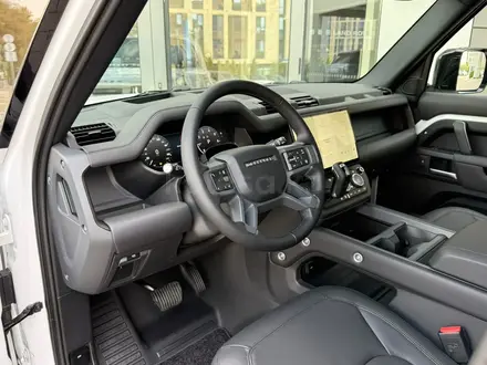 Land Rover Defender X-Dynamic SE 2026 года за 75 163 000 тг. в Алматы – фото 8