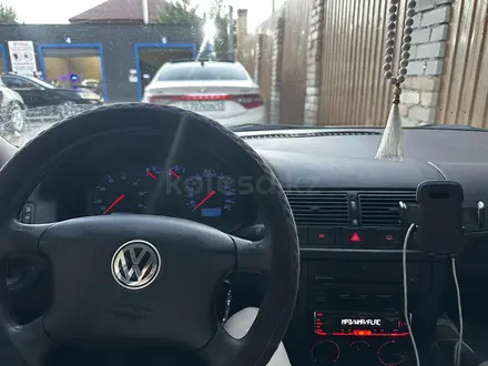 Volkswagen Golf 2001 года за 2 800 000 тг. в Астана – фото 10