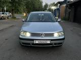 Volkswagen Golf 2001 годаүшін2 800 000 тг. в Астана