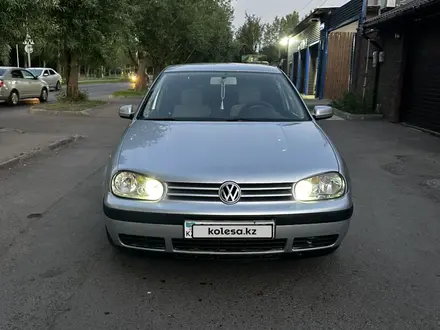 Volkswagen Golf 2001 года за 2 800 000 тг. в Астана