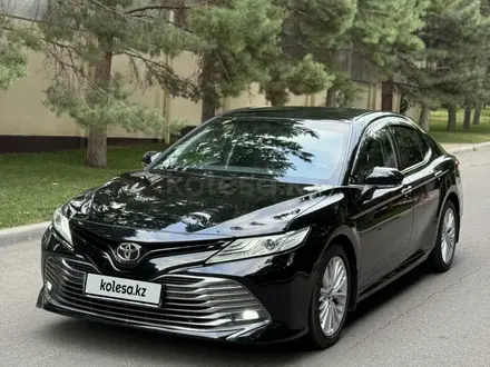 Toyota Camry 2019 года за 13 900 000 тг. в Алматы – фото 9