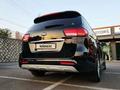Kia Carnival 2017 года за 12 500 000 тг. в Шымкент – фото 4