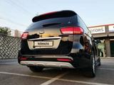 Kia Carnival 2017 года за 12 500 000 тг. в Шымкент – фото 4