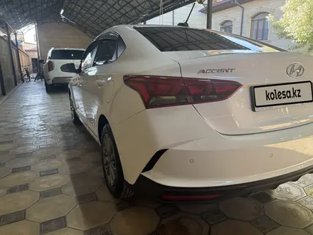 Hyundai Accent 2022 года за 7 500 000 тг. в Шымкент – фото 3