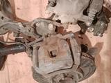 Суппорт передний toyota camry 30 араб за 10 000 тг. в Алматы