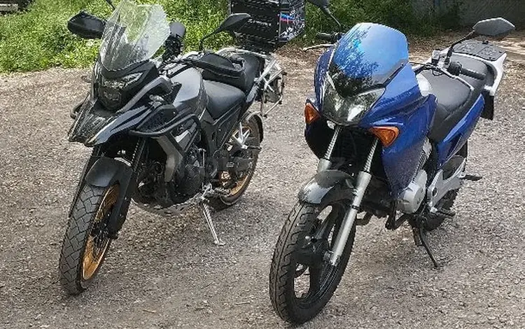 Honda  XL125V Varadero 2001 годаүшін1 500 000 тг. в Алматы