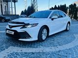 Toyota Camry 2021 года за 12 000 000 тг. в Алматы