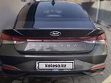 Hyundai Elantra 2022 года за 9 800 000 тг. в Шелек – фото 2