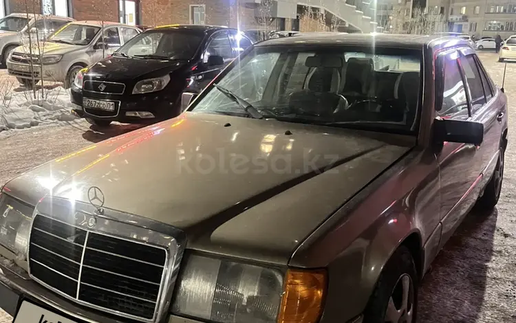 Mercedes-Benz E 260 1989 годаfor900 000 тг. в Астана