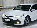 Toyota Camry 2021 года за 17 100 000 тг. в Шымкент – фото 3