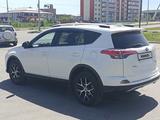 Toyota RAV4 2017 годаүшін11 700 000 тг. в Усть-Каменогорск – фото 5