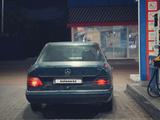 Mercedes-Benz E 200 1993 года за 800 000 тг. в Караганда – фото 4