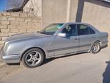 Mercedes-Benz E 280 1996 годаүшін3 300 000 тг. в Жанаозен – фото 2